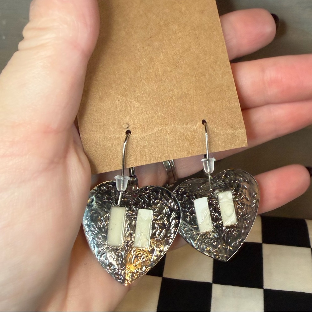 Heart Shaped Dangle Earrings - Picture 3 of 4